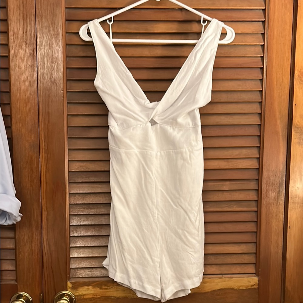 NWT Francesca's Collections twist keyhole White Jumpsuit